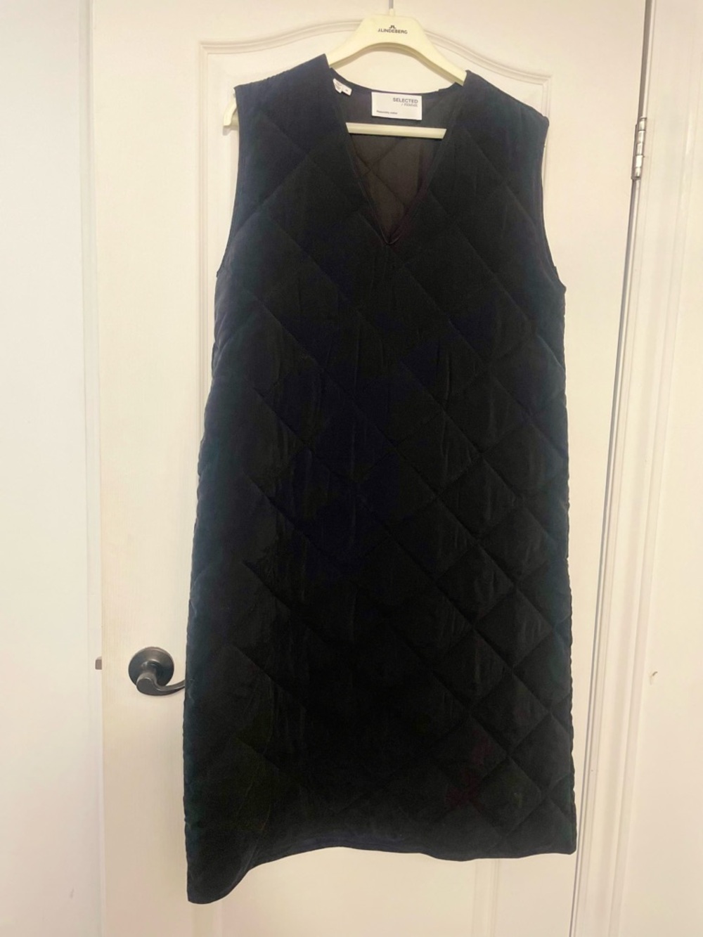 Quilted V-Neck Sleeveless Dress - Black Size 38 Made by Selected Femme